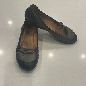 Ruff Hewn women’s size 9 1/2 loafers leather upper, great soles , good shape.